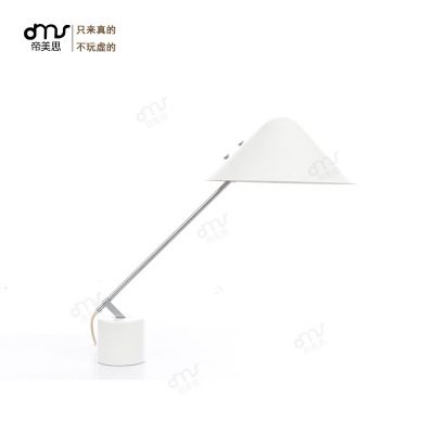 個(gè)性搖頭臺燈